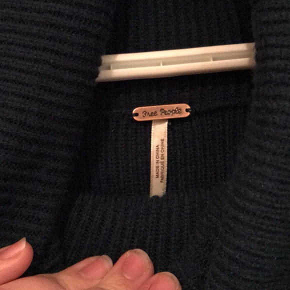 Free people over sized cowl neck slouchy sweater - Picture 4 of 5